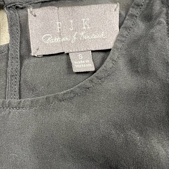 PJK Patterson J Kincaid silk flowy top. - Picture 3 of 3